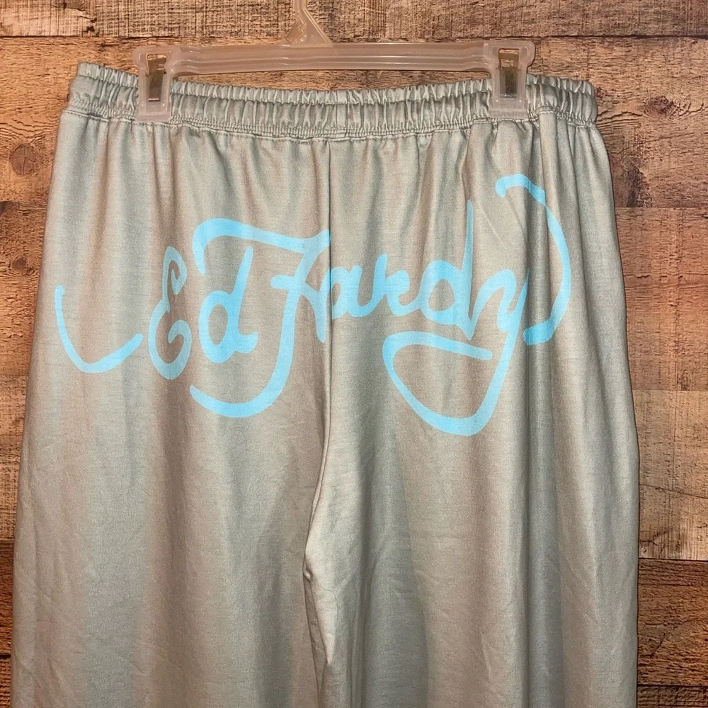 Skulls & Roses Jogging Suit Outfit - Picture 7 of 12